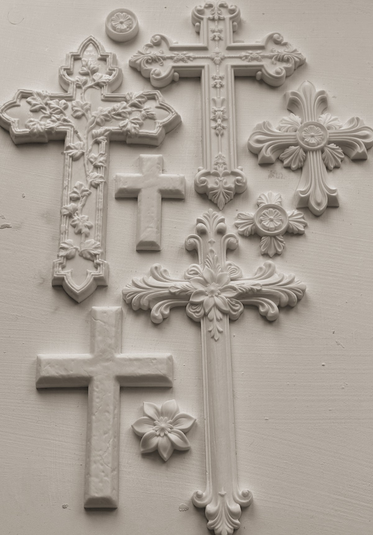 Iron Orchid Designs - Decor Mould - Les Croix
